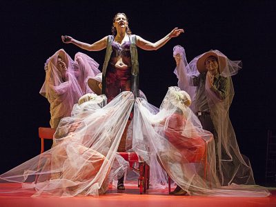 Las Bingueras de Eurípides en el Teatro Condal de Barcelona